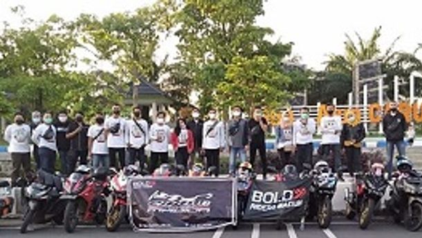 Jelang Akhir Ramadhan Komunitas Motor CCI Madiun dan Kracker Romawi Gelorakan Semangat Berbagi