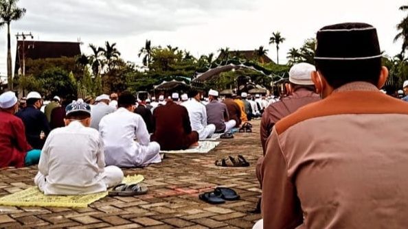 Jemaah salat id di Sabilal Muhtadin Banjarmasin. Source: Ari