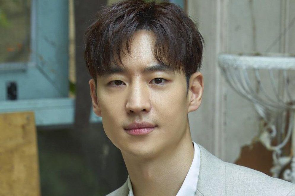 Lee Je Hoon.