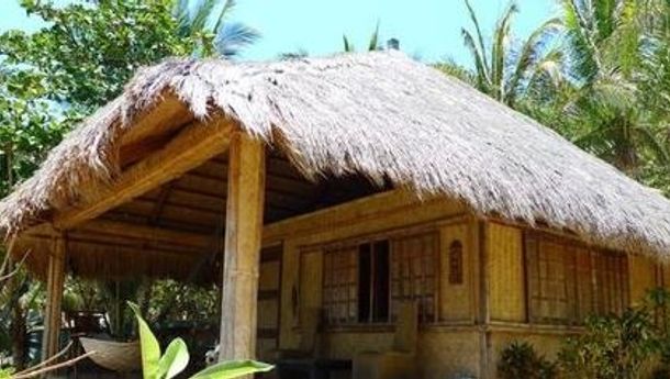 SISI KEHIDUPAN:  Rumah Dinding Bambu, Rutowoghe dan Pintu Surga  (Catatan Kenangan Masa Kecil)