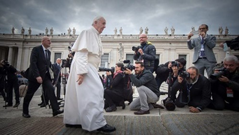 PAUS FRANCIS 2.jpg