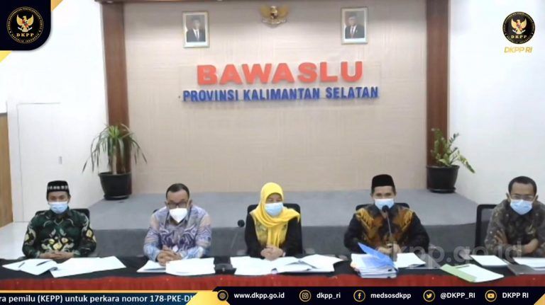 Lima Komisioner Bawaslu Kalsel. Source: DKPP RI
