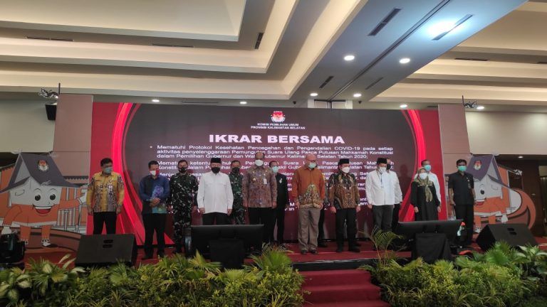Ikrar bersama digelar oleh KPU Kalsel jelang pelaksanaan PSU. Source: Ist/MC Kalsel