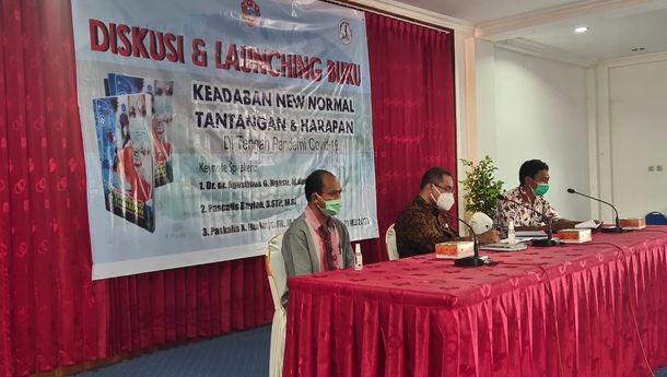 Mewakili Bupati, Sekda Kabupaten Ende Melaunching Buku 'Keadaan New Normal"