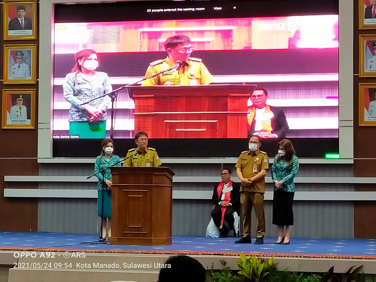 Pemerintah Kota Manado menggelar ibadah diawal kerja. (Foto:Buka)
