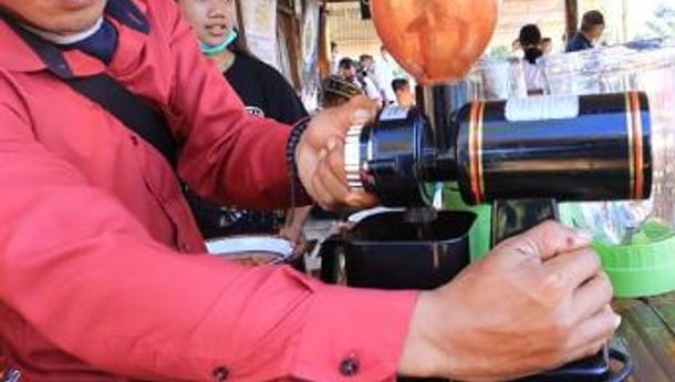 Telah Hadir Kafe 'Bengkes Coffee'  Di Wae Gulang Satarmese Utara, Manggarai