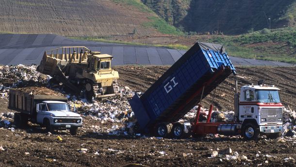 Kemampuan Truk Pengangkut Sampah Jadi Sorotan Pemkot Bandung