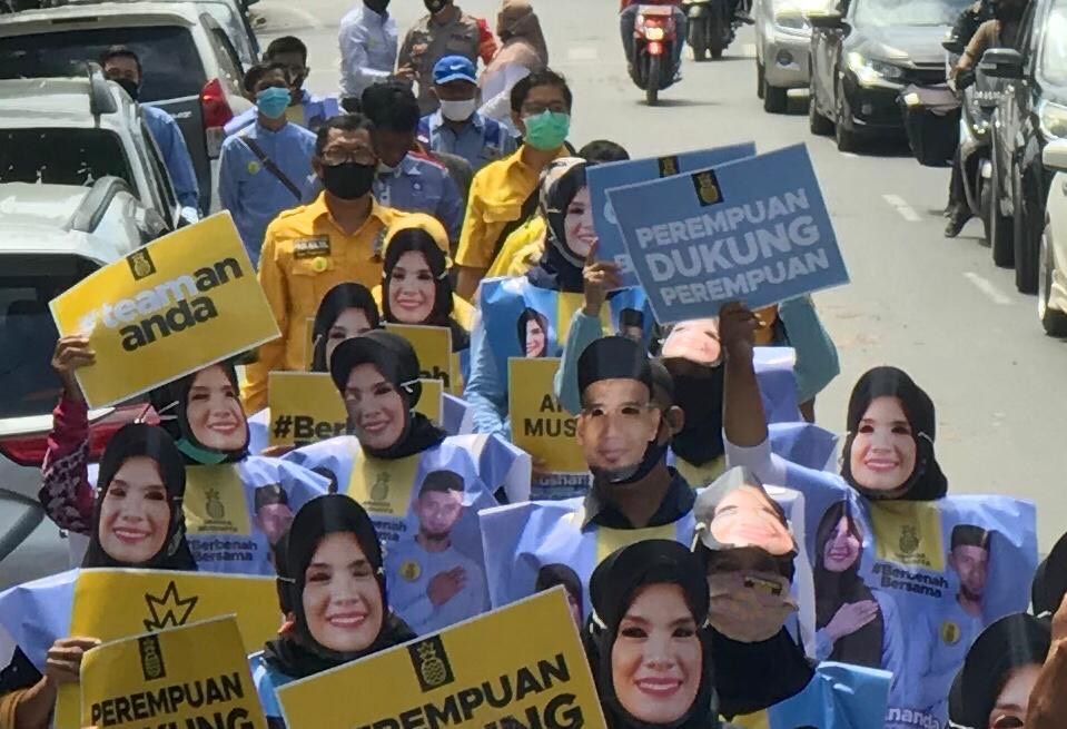 AnandaMu saat melakukan pendaftaran calon peserta Pilkada Banjarmasin di kantor KPU setempat, beberapa waktu lalu. Source: Ist