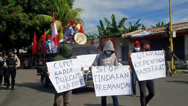 Buntut Perkelahian di Kantor Disdukcapil, PMKRI Cabang Ende Gelar Aksi Unjuk Rasa