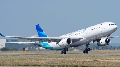 A330-300_Garuda_take_off.jpg