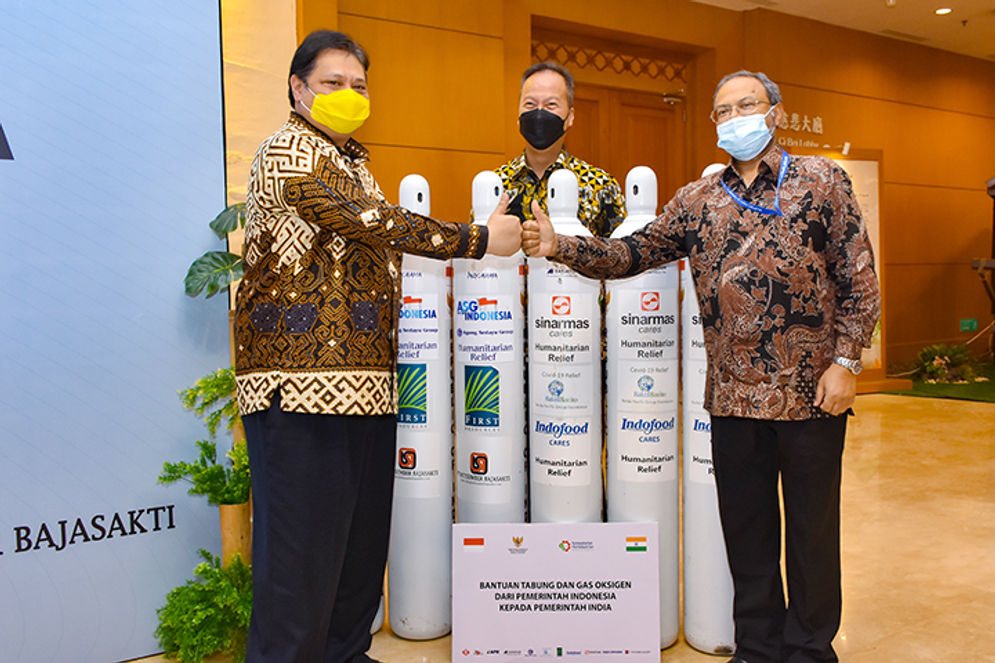 Bantuan Gas Oksigen untuk India.jpg