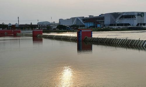 <p>Menteri PUPR Basuki Hadimuljono mengatakan dengan berfungsinya Bendung Gerak Kanal Banjir Barat ini akan mengurangi risiko banjir di Kota Semarang yang kerap terjadi saat curah hujan sangat tinggi. (Foto: dokumentasi Kementerian PUPR)</p>
