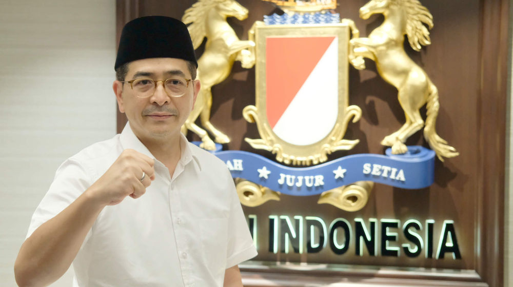 <p>Calon Ketua Umum Kamar Dagang dan Industri (KADIN) Indonesia, Arsjad Rasjid berpose usai melakukan pendaftaran Calon Ketua Umum Kadin Indonesia periode 2021-2026 di Menara Kadin, Kuningan, Jakarta, Senin, 24 Mei 2021. Foto: Ismail Pohan/TrenAsia</p>
