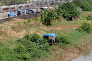 <p>Lanskap gedung bertingkat diambil dari kawasan Tanah Abang, Jakarta, Kamis, 27 Mei 2021. Foto: Ismail Pohan/TrenAsia</p>
