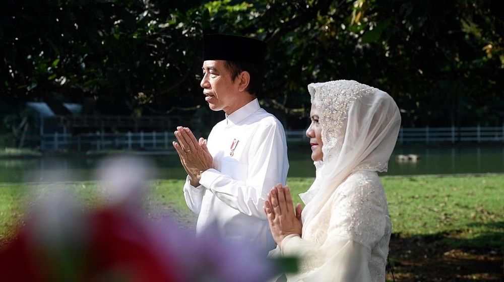 <p>Presiden Joko Widodo dan Ibu Negara Iriana menyampaikan ucapan Hari Raya Idulfitri 1 Syawal 1442 Hijriah / BPMI Setpres</p>
