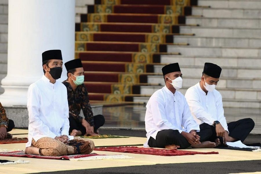 <p>Presiden Jokowi menggelar salat Idulfitri di halaman Istana Bogor / Facebook @jokowi</p>
