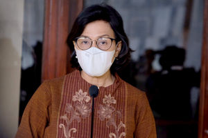 <p>Menteri Keuangan, Sri Mulyani memberikan keterangan pers terkait pertumbuhan ekonomi di kompleks Parlemen Senayan, Jakarta, Kamis, 20 Mei 2021. Foto: Ismail Pohan/TrenAsia</p>
