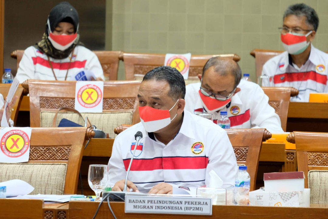 <p>Kepala Badan Pelindungan Pekerja Migran Indonesia (BP2MI), Benny Rhamdani saat mengikuti rapat kerja dengan komisi IX DPR di kompleks Parlemen, Senayan, Jakarta, Senin, 24 Mei 2021. Foto: Ismail Pohan/TrenAsia</p>
