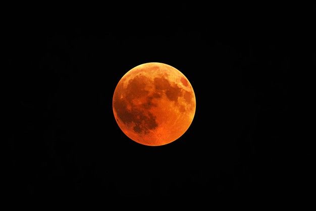 <p>Ilustrasi gerhana bulan total atau super blood moon/freepik.com</p>
