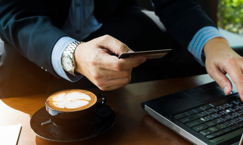 Jangan sembarangan, begini tips meminjam uang melalui fintech pinjaman online