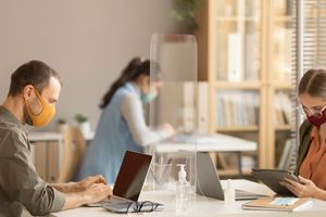 Inilah cara untuk menjaga kesehatan tubuh saat aktif bekerja di tengah pandemi COVID-19