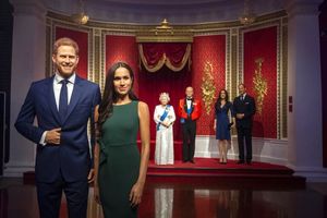 Tak Lagi Jadi Keluarga Kerajaan, Madame Tussaunds Pindahkan Patung Pangeran Harry dan Meghan Markle ke Zona Hollywood