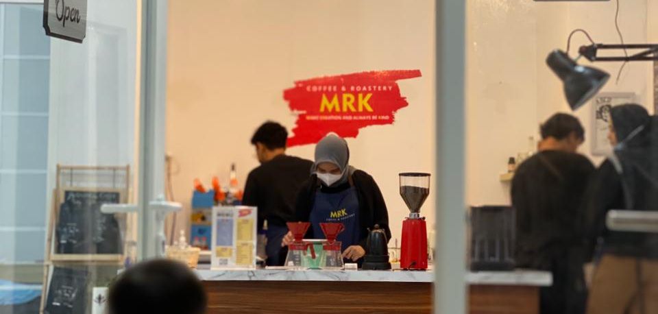 Suasana kedai MRK Coffee & Roastery di Banjarmasin.
