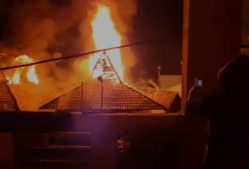 Kebakaran di Pasar Martapura Blok Taibah, Jum'at (4/6/2021) malam.
