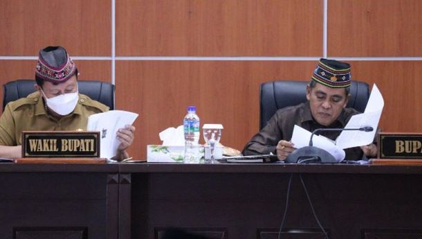 Bupati Edi Endi  dan Wabup dr Weng Hadiri Rapar Paripurna Ke-4 dan 5,  DPRD Manggarai Barat