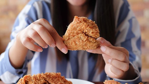 Ini Efeknya Jika Terlalu Sering Makan Fried Chicken