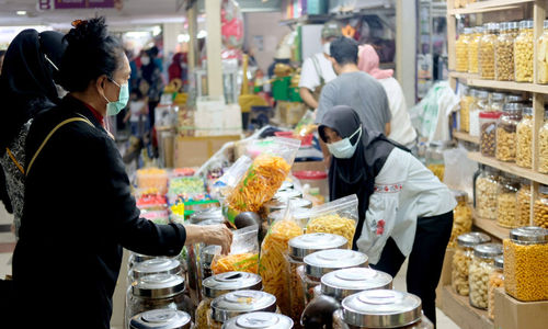 Penjualan-Kue-Kering-Lebaran.jpg