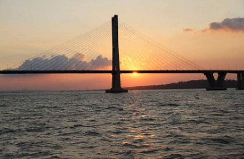 A-JEMBATAN SURAMADU.jpg