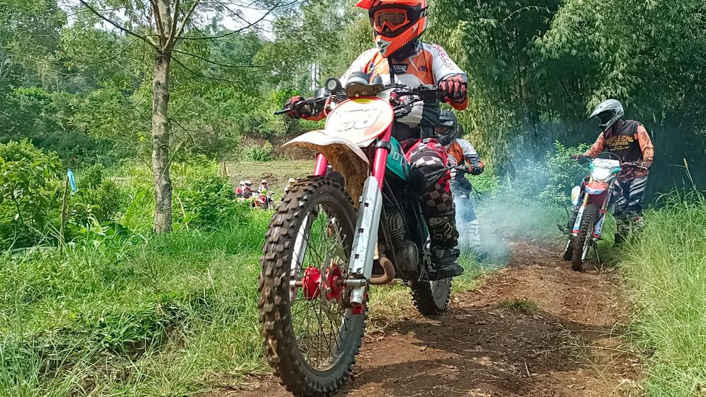 motocross 2.jpg