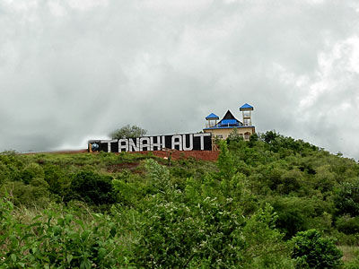 Sign Kabupaten Tanah Laut di Gunung Kayangan. 