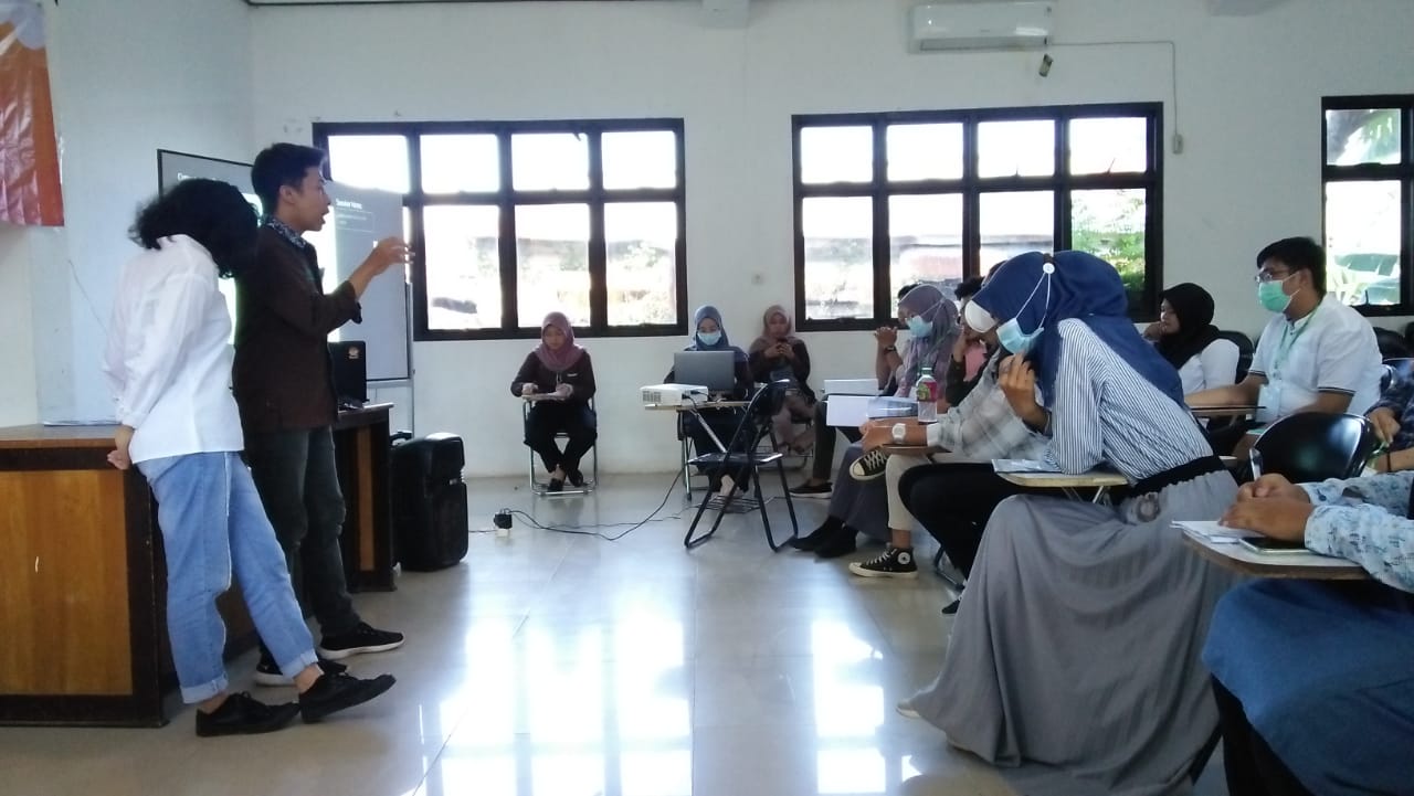 Suasana pelatihan PJTD LPM INTR-O FISIP ULM.