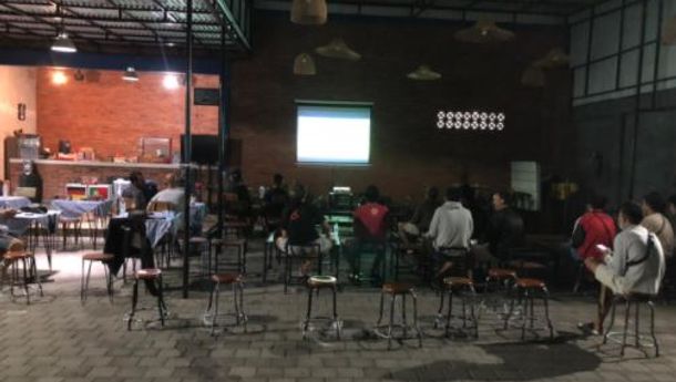 Aksi Nobar Super Friends Bali  Bikin Cafe di Denpasar Hidup Lagi