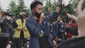 caption