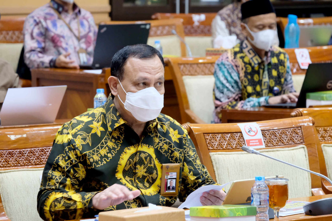 <p>Ketua Komisi Pemberantasan Korupsi (KPK) Firli Bahuri, menyampaikan pemaparan saat rapat kerja dengan Komisi III DPR, di kompleks Parlemen, Senayan, Jakarta, Kamis, 3 Juni 2021. Foto: Ismail Pohan/TrenAsia</p>
