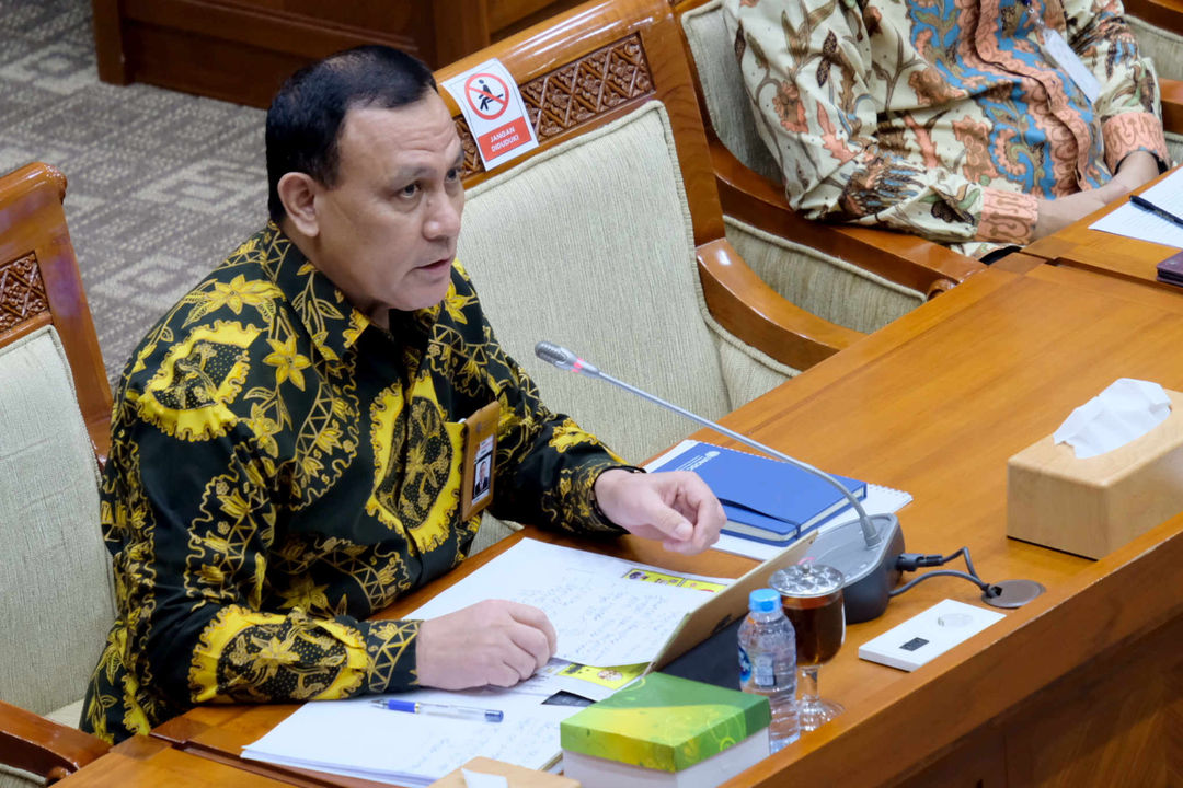 <p>Ketua Komisi Pemberantasan Korupsi (KPK) Firli Bahuri, menyampaikan pemaparan saat rapat kerja dengan Komisi III DPR, di kompleks Parlemen, Senayan, Jakarta, Kamis, 3 Juni 2021. Foto: Ismail Pohan/TrenAsia</p>
