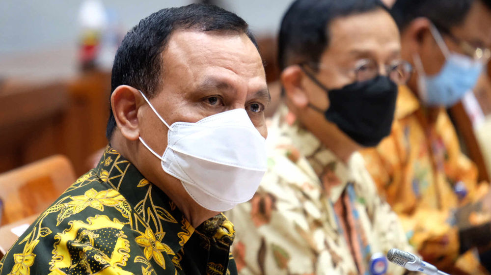 <p>Ketua Komisi Pemberantasan Korupsi (KPK) Firli Bahuri bersiap mengikuti rapat kerja dengan Komisi III DPR, di kompleks Parlemen, Senayan, Jakarta, Kamis, 3 Juni 2021. Foto: Ismail Pohan/TrenAsia</p>
