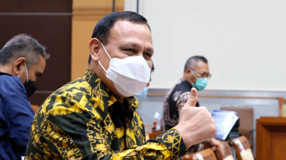 <p>Ketua Komisi Pemberantasan Korupsi (KPK) Firli Bahuri bersiap mengikuti rapat kerja dengan Komisi III DPR, di kompleks Parlemen, Senayan, Jakarta, Kamis, 3 Juni 2021. Foto: Ismail Pohan/TrenAsia</p>
