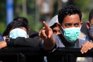 <p>Nampak ribuan warga Kota Tangerang, Banten, tampak antusias mengikuti suntik vaksin massal yang berlangsung di Puspemkot Tangerang, Selasa 29 Juni 2021. Foto : Panji Asmoro/TrenAsia</p>
