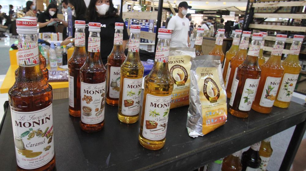 <p>Nampak sejumlah penikmat serta pelaku usaha kopi saling berinteraksi dalam acara Kopi Craft Indonesia yang berlangsung Sumarecon Mal Serpong, Sabu 5 Juni 2021. Foto : Panji Asmoro/TrenAsia</p>
