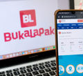 <p>Warga megakses logo Bukalapak melalui website di Jakarta, Kamis, 24 Juni 2021. Foto: Ismail Pohan/TrenAsia</p>
