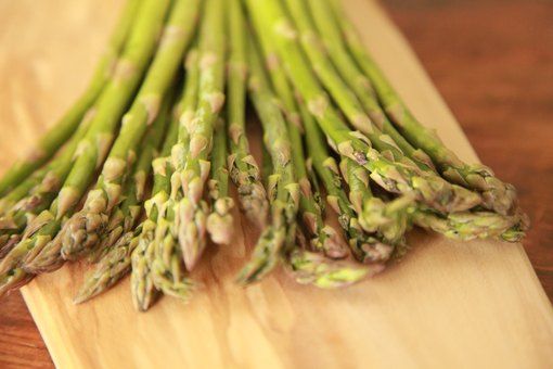<p>Cara Mudah Menanam Asparagus di Rumah. Foto: Pinterest</p>
