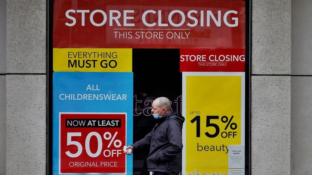 <p>Pengumuman penutupan toko ritel Dabenhams / Reuters</p>
