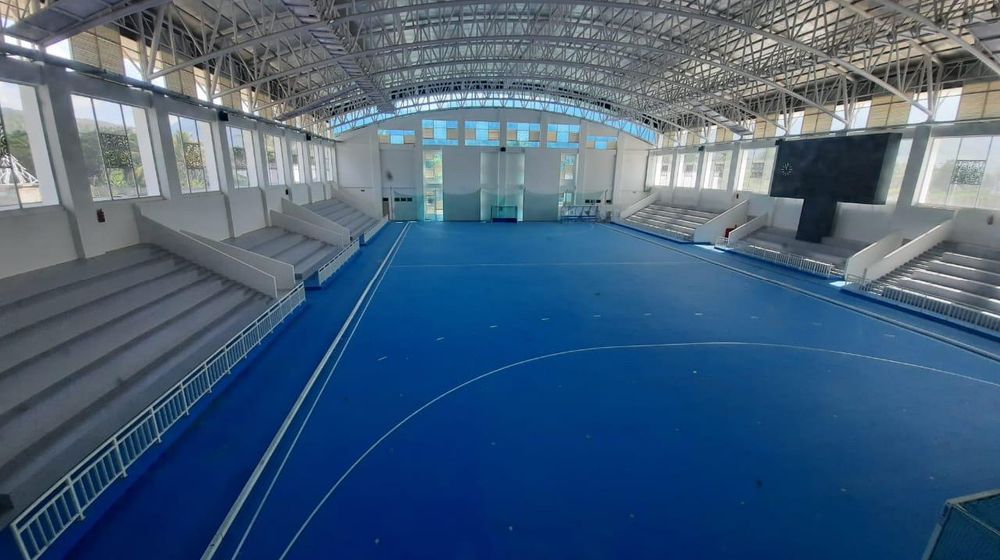 <p>Penampakan lapangan hoki indoor yang diserahterimakan oleh Kementerian PUPR kepada Pemerintah Provinsi Papua. (Foto: Dok. Kementerian PUPR)</p>

