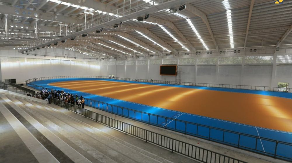 <p>Pembangunan ketiga venue tambahan tersebut mulai dikerjakan Kementerian PUPR melalui Balai Prasarana Permukiman Wilayah (BPPW) Papua, Ditjen Cipta Karya sejak 25 Februari 2020 dengan progres seluruhnya hingga 17 Juni 2021 mencapai  mencapai 92,40%. (Foto: Kementerian PUPR)</p>
