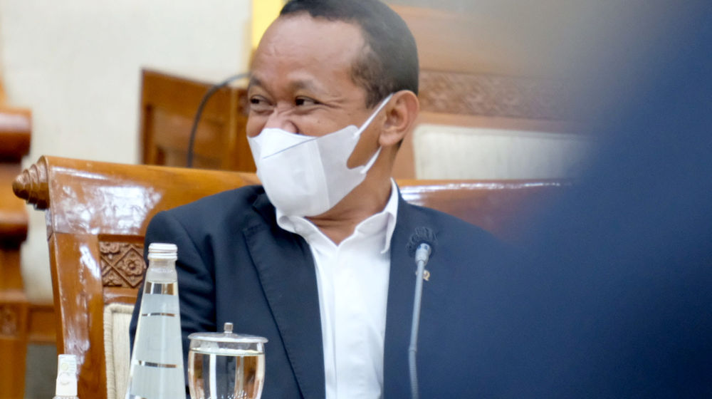 <p>Menteri Investasi/Kepala Badan Koordinasi Penanaman Modal (BKPM) Bahlil Lahadalia saat mengikuti rapat dengan komisi VI DPR RI, di kompleks Parlemen Senayan, Jakarta, Selasa, 8 Juni 2021. Foto: Ismail Pohan/TrenAsia</p>
