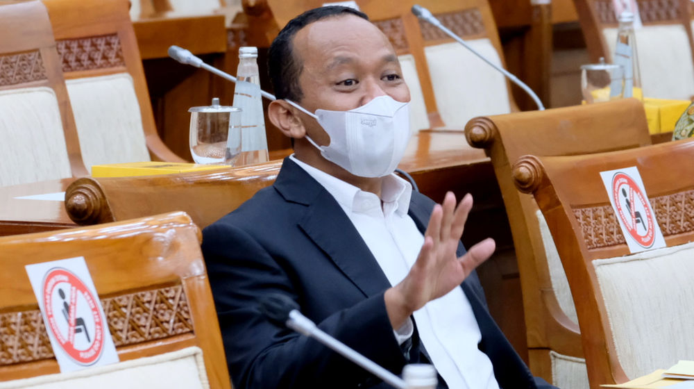 <p>Menteri Investasi/Kepala Badan Koordinasi Penanaman Modal (BKPM) Bahlil Lahadalia saat mengikuti rapat dengan komisi VI DPR RI, di kompleks Parlemen Senayan, Jakarta, Selasa, 8 Juni 2021. Foto: Ismail Pohan/TrenAsia</p>
